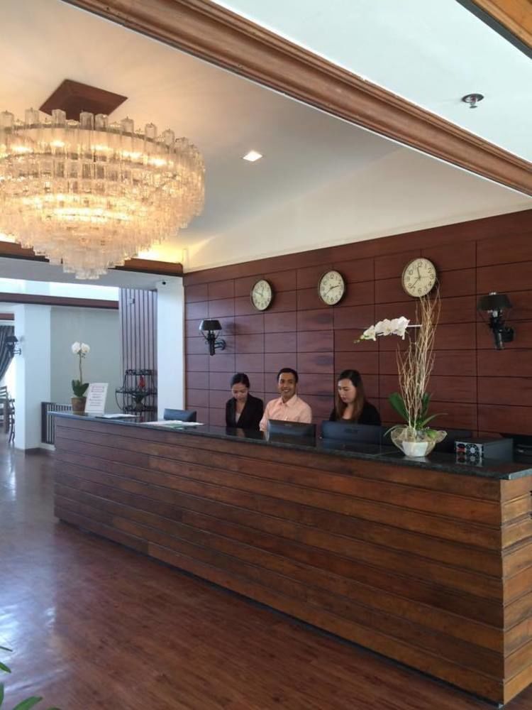 Vista Real Hotel Tagaytay City ภายนอก รูปภาพ