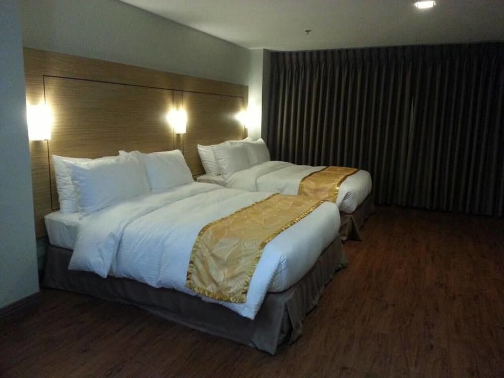 Vista Real Hotel Tagaytay City ภายนอก รูปภาพ