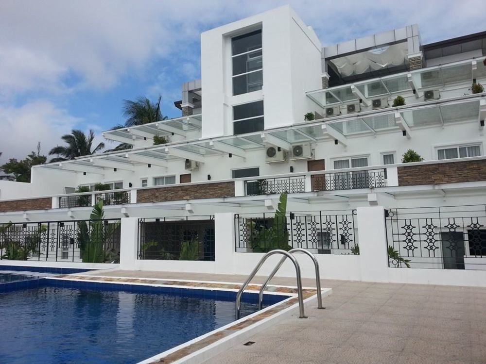 Vista Real Hotel Tagaytay City ภายนอก รูปภาพ