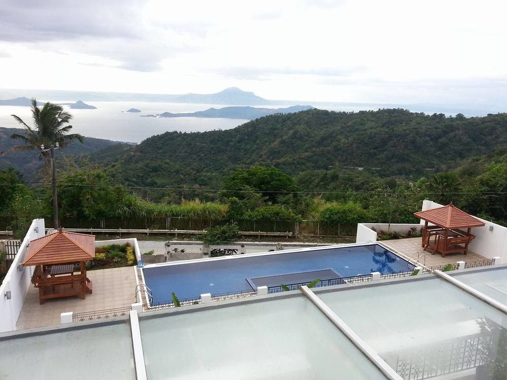 Vista Real Hotel Tagaytay City ภายนอก รูปภาพ