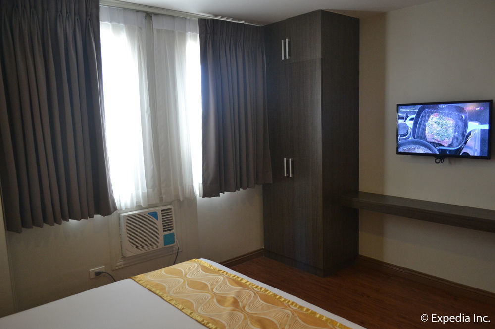 Vista Real Hotel Tagaytay City ภายนอก รูปภาพ