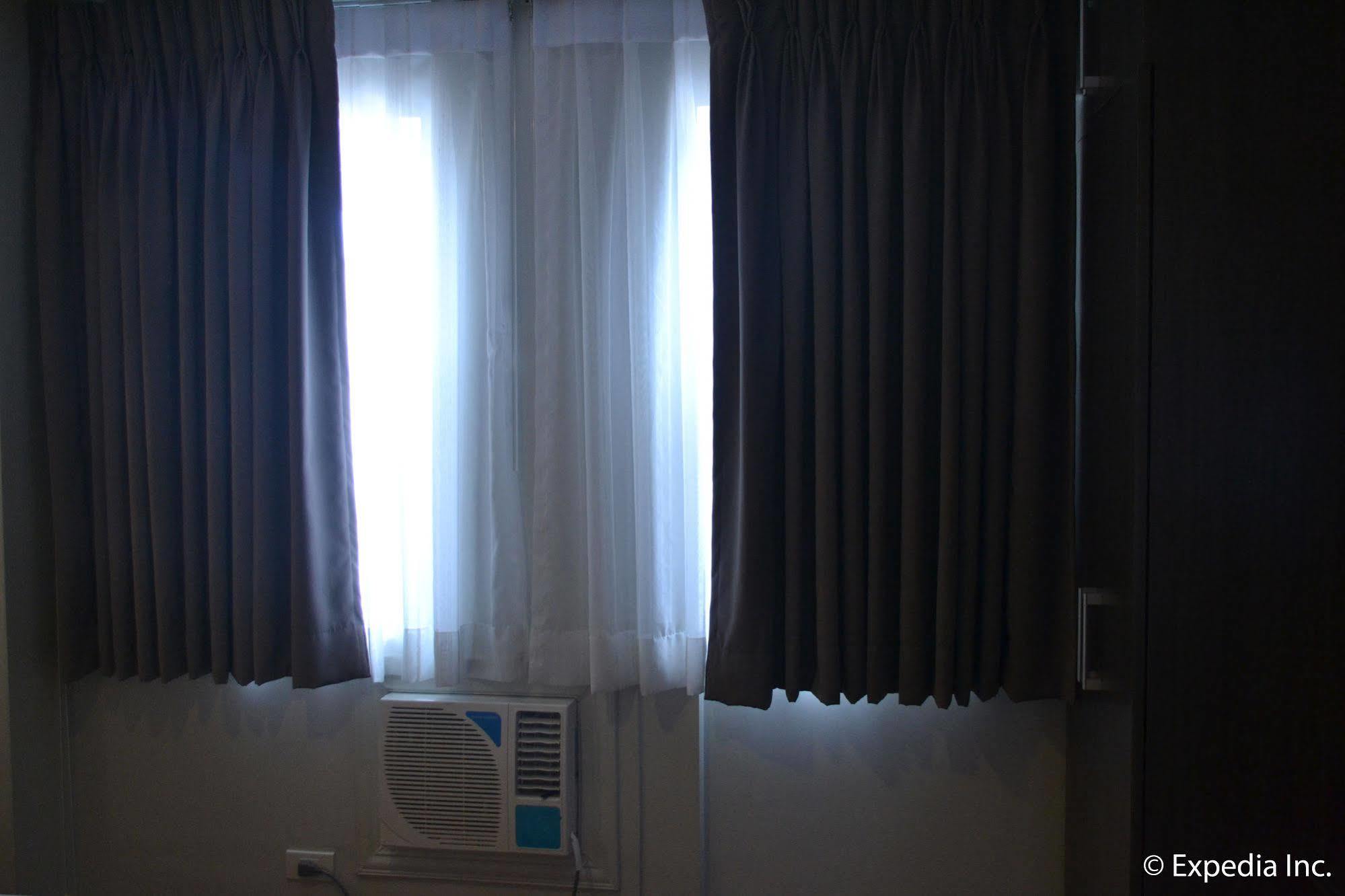 Vista Real Hotel Tagaytay City ภายนอก รูปภาพ