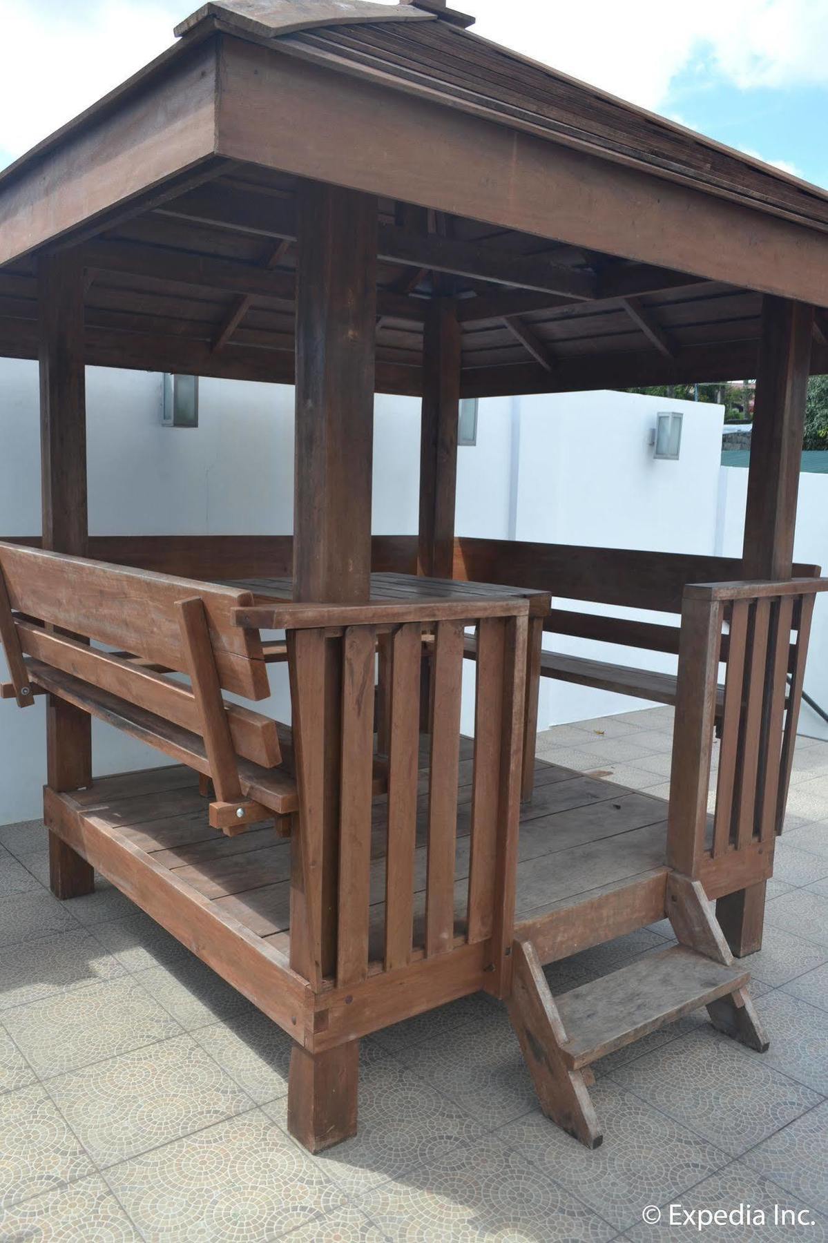 Vista Real Hotel Tagaytay City ภายนอก รูปภาพ